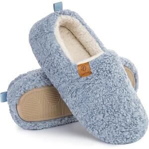 NWT New EverFoams Womens 11-12 Light Blue Slippers Fuzzy Slip On House Shoes